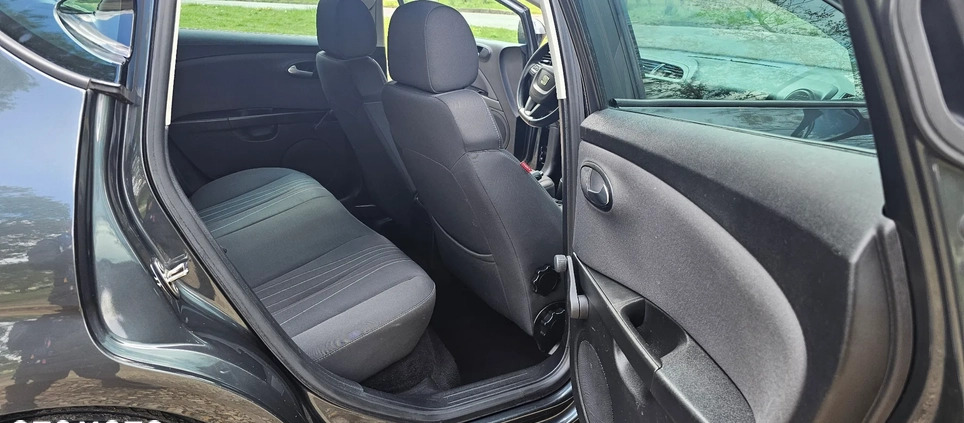 Seat Leon cena 18900 przebieg: 185350, rok produkcji 2011 z Poręba małe 352
